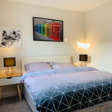 Alpha, Private Double Room, City Centre, Free Parking, Sittingbourne, Kent Eksteriør bilde