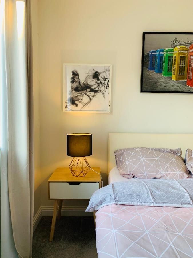 Alpha, Private Double Room, City Centre, Free Parking, Sittingbourne, Kent Eksteriør bilde